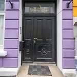Centrally Located With Balcony * برغن