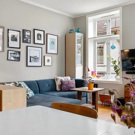 Centrally Located With Balcony شقة *