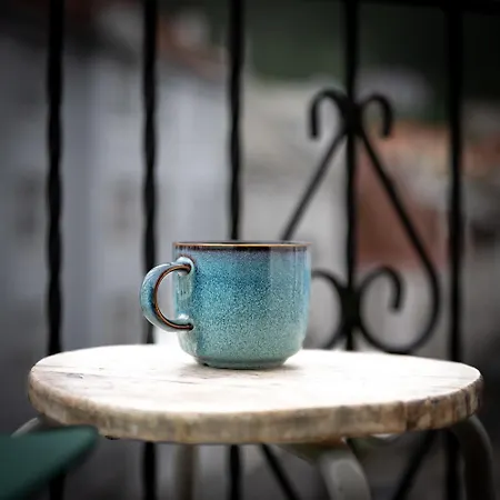 Centrally Located With Balcony * 卑爾根